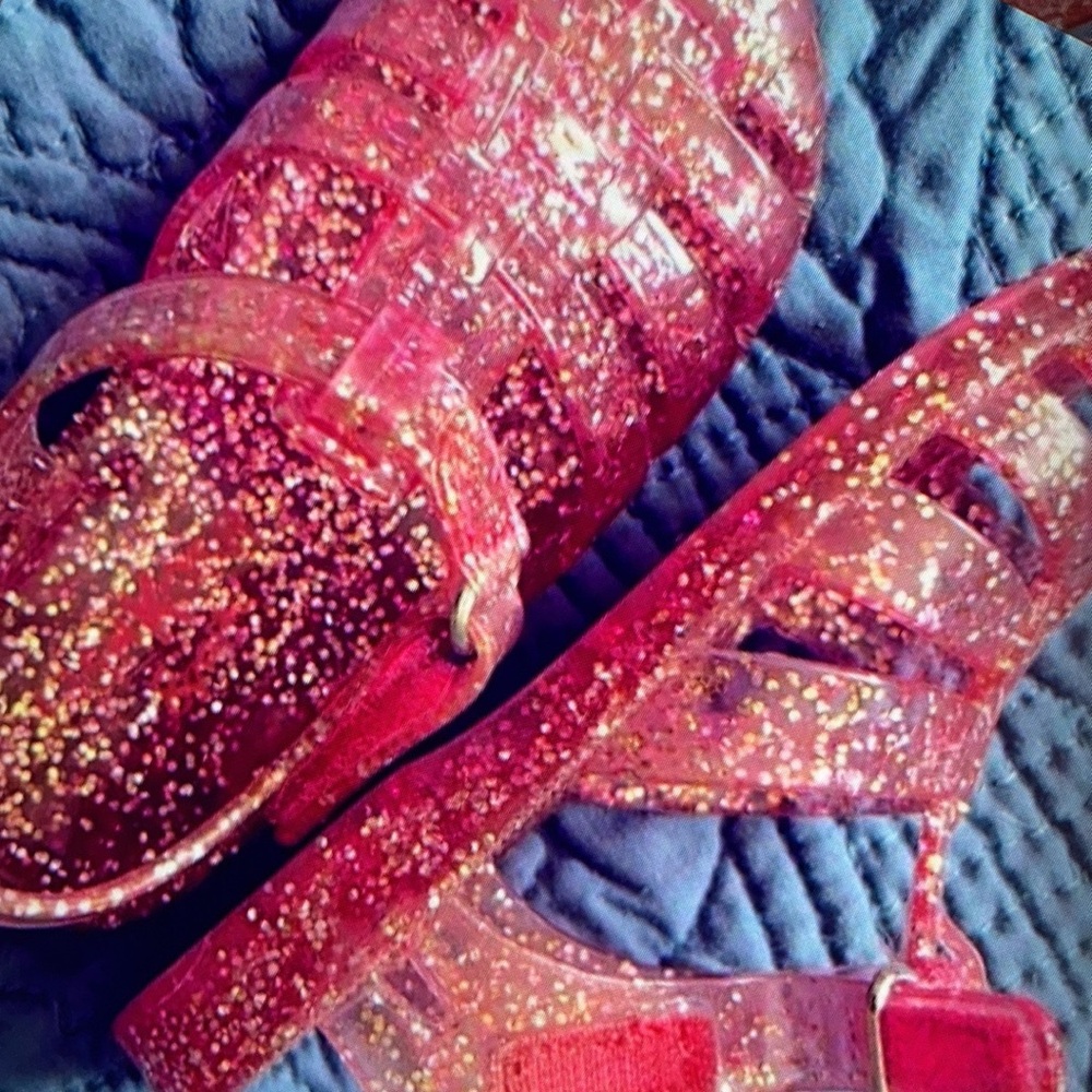 Very good condition with bottom shoes